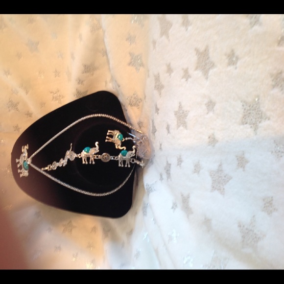 NECKLACE, BRACELET. AND EARRINGS. - Picture 2 of 3